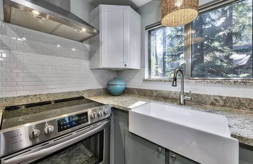 Plumas Eureka Estates Cabin | NEW Modern Cozy Cabin w/Spectacular Deck