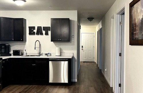 Spokane Valley Apartment | NEW, modern, King Bed, wifi, FREE Parking, Trails