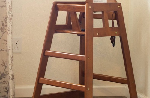 Spokane Valley Apartment | NEW, modern, King Bed, wifi, FREE Parking, Trails