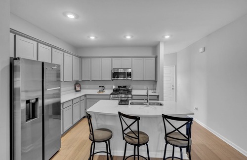 Normal House | NEW! Modern Nest - Huntsville Hideaway