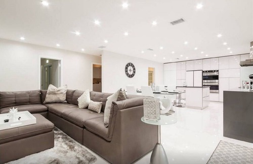 Hollywood Hills House | New Modern Pool Home Hollywood Wow! NEW AMAZING.