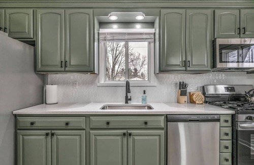 Berea House | NEW! Modern Retreat Near CLE Game Room & Renovated