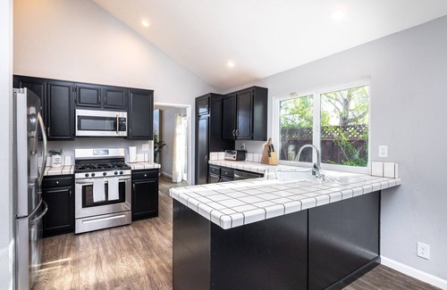 Foster City House | New! Modern & Sleek 4BR home w/high ceilings