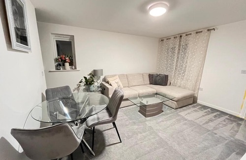 Ollerton House | New Ollerton Parkgate Rest