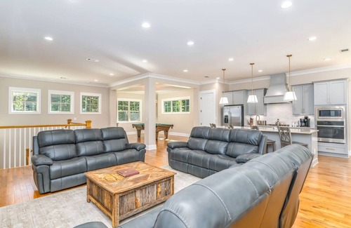 Opelika House | New, On-Site, Overlooking the LAKE Golf Course @ Grand National