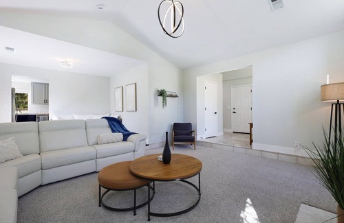 Redding Highlands House | NEW Overflow 96 : Hot Tub - Central - Spacious