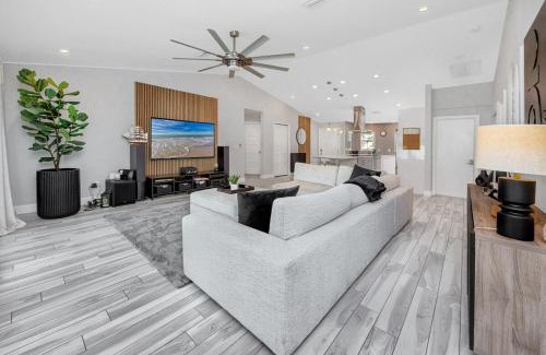 Palm Harbor House | NEW! Palm Harbor Hideaway - Beautiful, Spacious 4BR Home with Amazing Pool