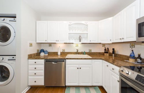 Seabrook Island House | New! Palmetto Breeze Beach Cottage on Golf Course with amenity cards included