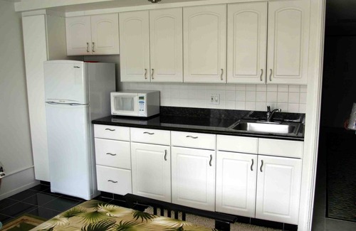 Honolulu Condo | NEW RATE! Very Uniqe 3 Min. walk to most popular section of Waikiki Beach.