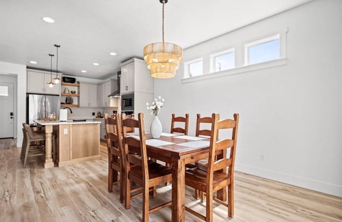 Meridian House | NEW! Relax, Play & Stay! Contemporary Fam Friendly Home with Firepit, Bikes (2) & Community Perks