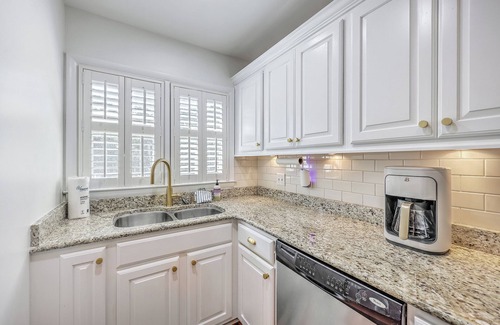 Tarpon Pond Cottage | New. Relaxing Refined Aesthetic Cottage Near Beach