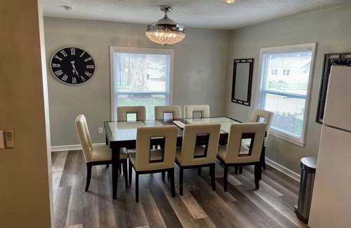 Urbandale House | NEW REMODEL! ARCADE GAMES, PNG PNG, SKEE BALL, ACCESS TO POOL. WE HAVE IT ALL!