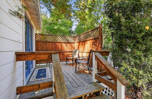 Cobb Apartment | NEW! Rouge Cobb Mountain Hotel - Cabin 5