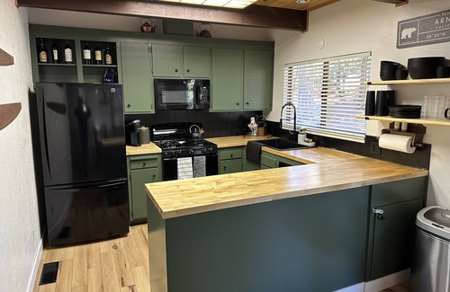 Glencoe Cabin | *NEW* S.O.S Treehouse