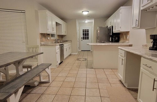 Ocean Springs House | NEW! Spacious 3bd/2ba home with pool! Sleeps 8