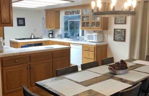 Midpines House | NEW - Spacious Midpines Home near Yosemite