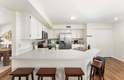 Glendale House | *NEW* Stadium Desert Oasis! Heated Pool Games Spa!