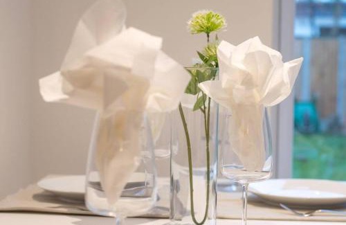 Clacton-on-Sea House | New stylish 4 bed house moments from Clacton beach