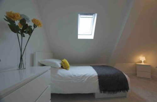 Clacton-on-Sea House | New stylish 4 bed house moments from Clacton beach