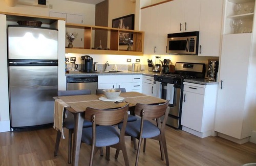 The Villas Condo | NEW! Stylish Condo on Santana Row