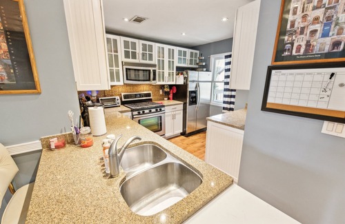 Notre Dame Condo | NEW! Stylish Notre Dame Condo | Sleeps 6