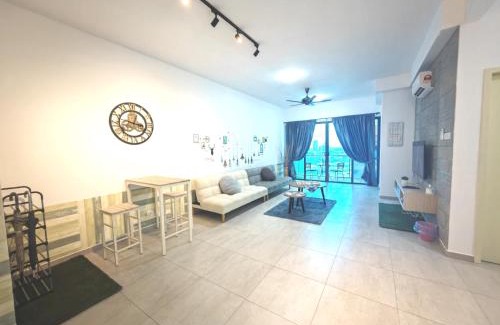 Malacca City Apartment | New! Tatami 3BR 10-12pax Superb City View I 5mins to Town