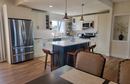 Bay Colony House | NEW! The Pearl in Palmetto Waterfront with a Pool and Dock