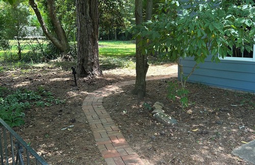 Athens House | NEW Two Bedroom Suite Nestled in Stunning Backyard Garden