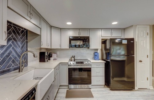 Shipyard Plantation Condo | New Updated Luxury 2 BR Beachwalk Condo Bikes & Beach Gear included