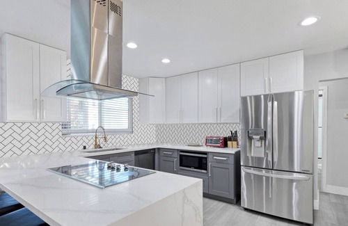 Paradise Villa | NEW! VEGAS GEM: Private Pool & Spa Villa + 2 Casitas + Game Room! ⭐️⭐️⭐️⭐️⭐️