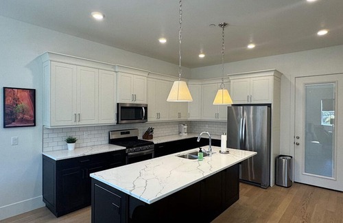 Bloomington Condo | NEW VILLA #3, BEAUTIFUL, POOLSIDE, GROUND FLOOR, CUSTOM, 3 BR 3 BR, PERFECT!