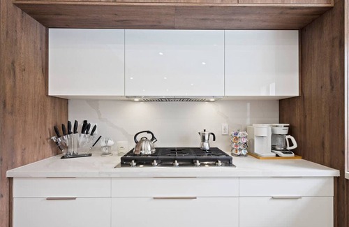 Richmond West Villa | NEW Villa Paradise Lux Gem Pool Game Room