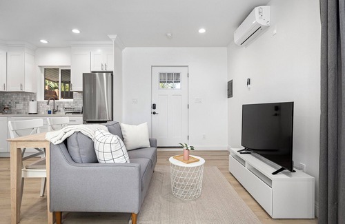 Old Town House | NEW! W/D in Unit, Patio, AC, Near Restos & Beach