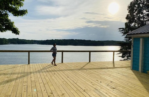 Steele Creek House | New Waterfront Cabin on the Large Sundeck #20 cabin
