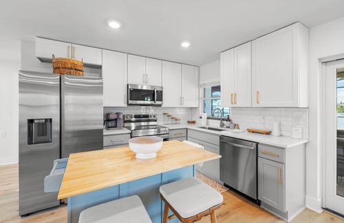 Spring Hill House | *NEW/Waterfront/Heated Pool/Open Floor Plan/FUN!