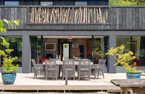 Catterick Garrison House | New York Public Library