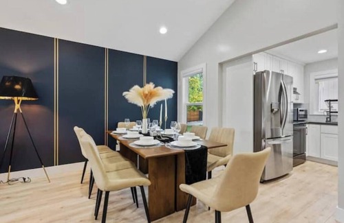 Townsend House | NewLuxHome! EV! MiniGolf! PoolTable! HeartofSanJose