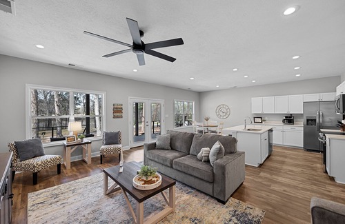 Pickwick Dam Ski Chalet | Newly built Chalet on State Park Golf Course 5 min from Pickwick Lake!