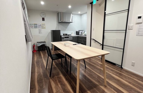 Nishi House | Newly built [KAARA] 3 minutes from the station, near by USJ, Namba, and Umeda!