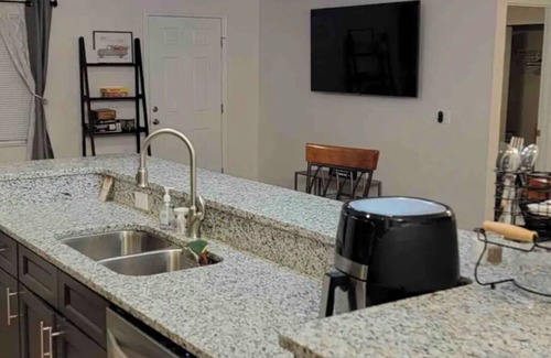 Inverness House | Newly built well kept peacefulneighborhood king size bed 2 car garage fireplace