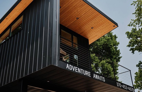 Flippin Apartment | Newly constructed river front loft located only feet away from the banks of the White River