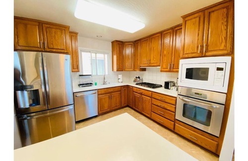 Daly City House | (:Newly Cozy 4 Beds and 2 baths Unit for you:)