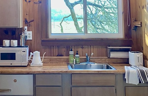 Healdsburg Cottage | Newly Refurbished! Nest Cottage at ru's Farm.