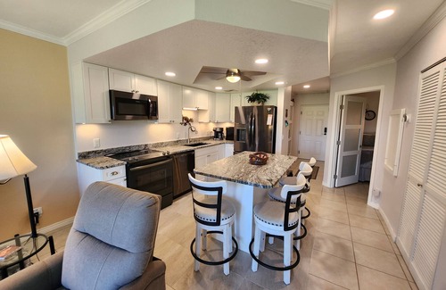 Lake Havasu City Condo | Newly REMODELED 1st floor condo, huge patio, perfect location