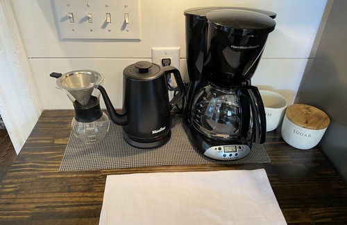 St. Louis House | Newly Remodeled 3 Bedroom - Off Street Parking