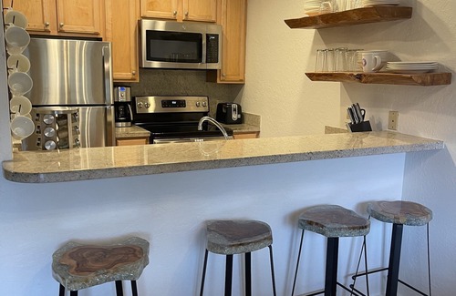 Mammoth Lakes House | NEWLY REMODELED - 3 bed/3bath Sleeps 10 Chamonix - Walk to Canyon Lodge