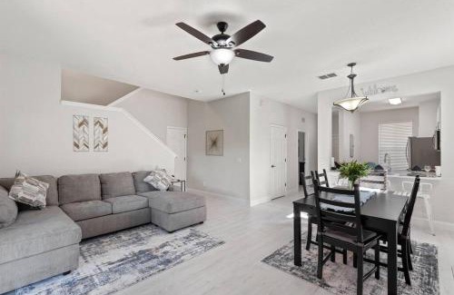 Regal Palms Villa | Newly Remodeled 4BD/4BA Townhouse-Regal Palms Resort Near Disney