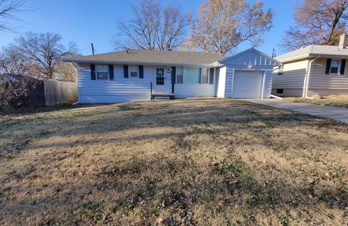 South Central Omaha House | Newly remodeled, comfy and neat