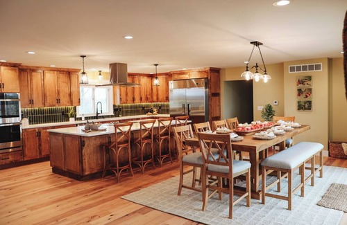 Williamstown House | Newly remodeled! Holland Farms is located in the Golden Triangle of Northern KY!