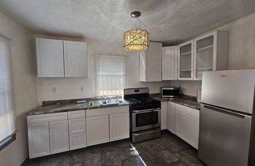 El Paso House | Newly Remodeled House close to Zaragoza Bridge